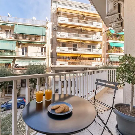 Apartment Nature-infused Vibes & Nightlife Athens