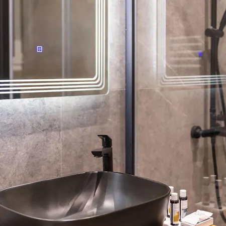 Nature-infused Vibes & Nightlife Apartment Athens