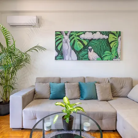Apartment Nature-infused Vibes & Nightlife *